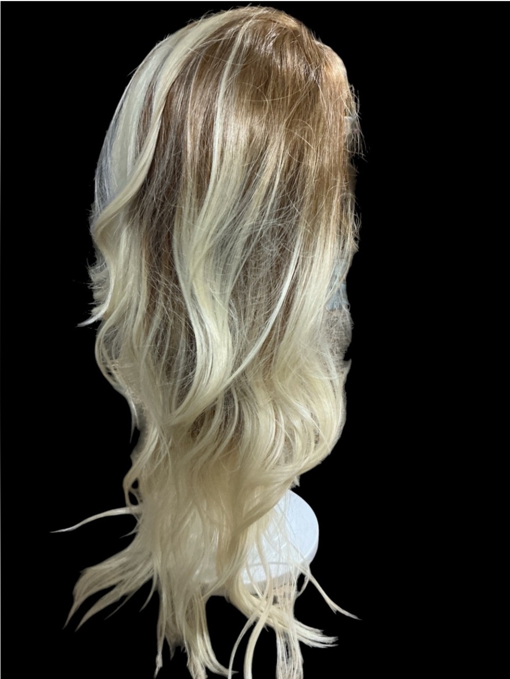 Nels Wigs , Lace Front Womens Wig - Ash Blonde Ombre Layered Style